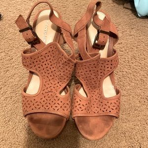 Gianni Bini Brown Wedges